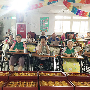 106.10月初.中秋月圓吃餅樂